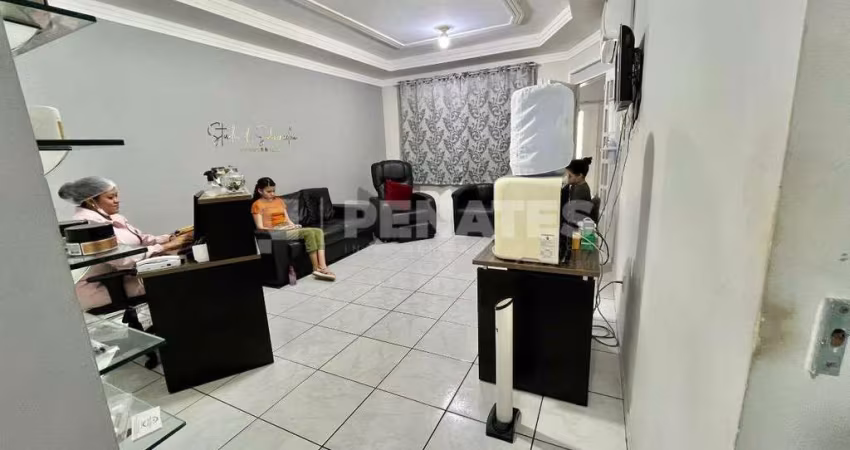 Oportunidade de Casa Comercial em Candelária, próximo ao Natal Shopping e Carrefour.
