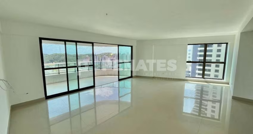 Apartamento no Tirol com 186m² - 4 quartos sendo 3 suítes.