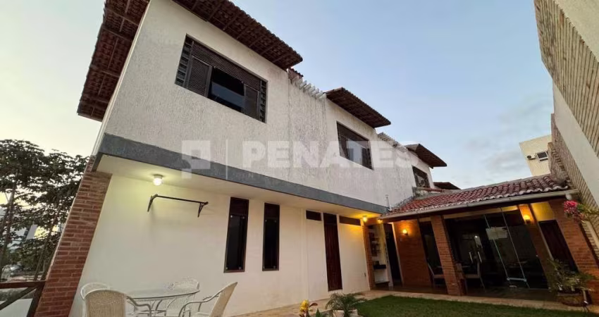 Casa Residencial/ Comercial 4 quartos à Venda em Lagoa Nova – Oportunidade para Clínicas e Escritórios