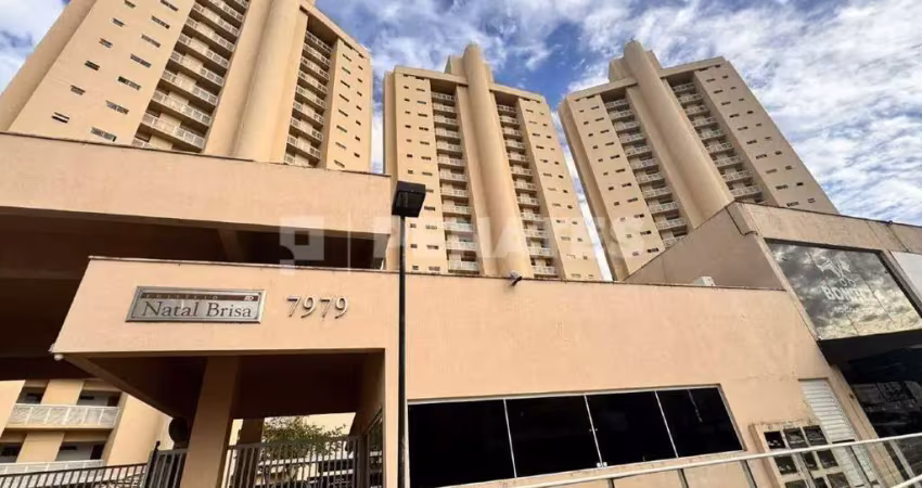 Apartamento no Condomínio Natal Brisa 2/4 com suíte reformado e com projetados, ventilado , Pitimbu, Natal/RN