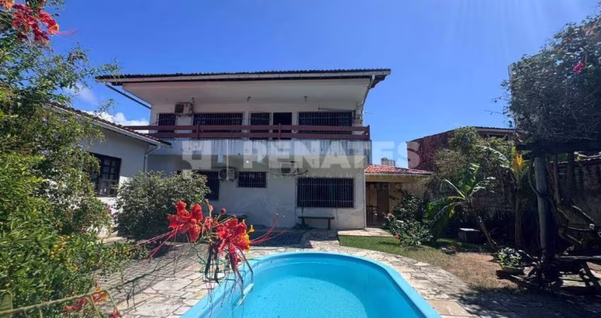 Casa ampla com Piscina e Terreno de 810m² em Ponta Negra – Natal/RN