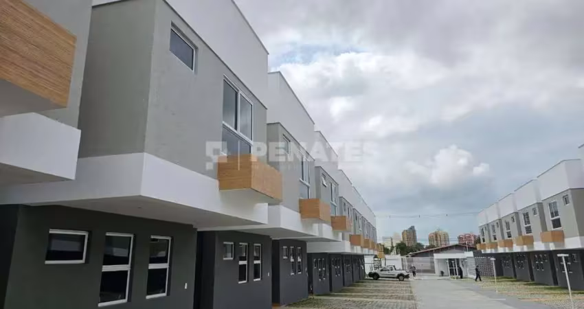 Casa duplex em condomínio com 3 quartos sendo 1 suíte em nova parnamirim.