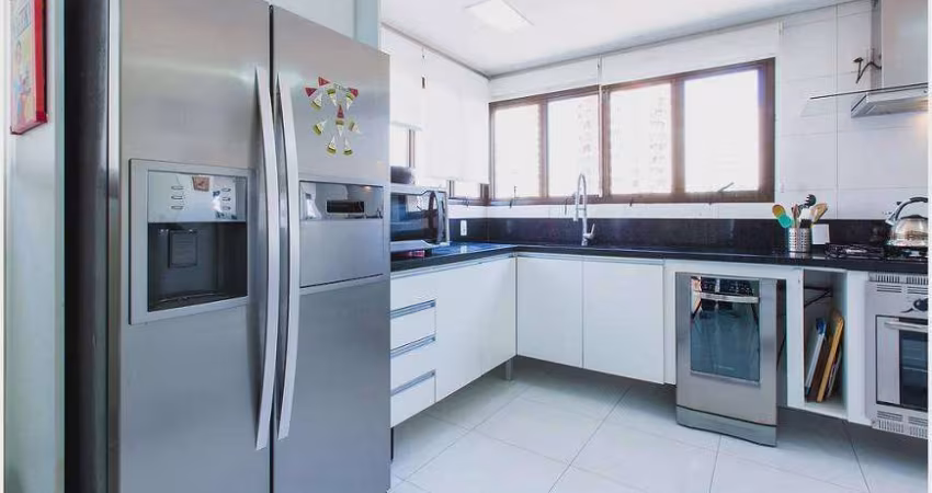 Apartamento para aluguel e venda tem 230 metros quadrados com 3 quartos