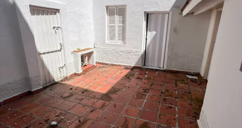 Casa sobrado no Planalto Paulista com 220 metros 3 dormitórios