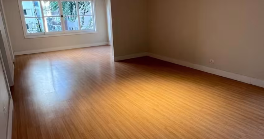 Apartamento a venda no bairro do Jardim Paulista com 214 metros com 3 dormitórios