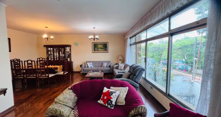 Casa Assobradada  a venda no bairro de Indianopolis com 486 metros