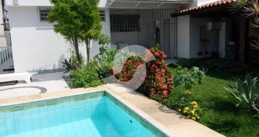 Casa para venda com 360 metros quadrados com 3 quartos em São Francisco - Niterói - RJ