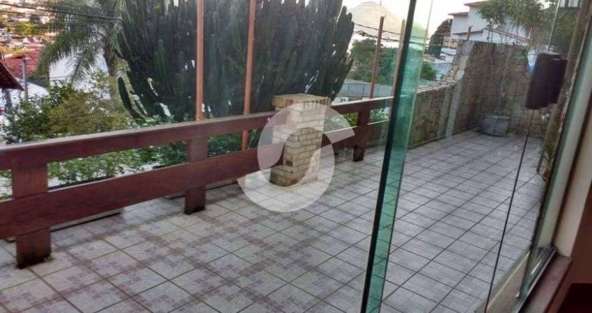 Casa para venda com 440 metros quadrados com 4 quartos em São Francisco - Niterói - RJ