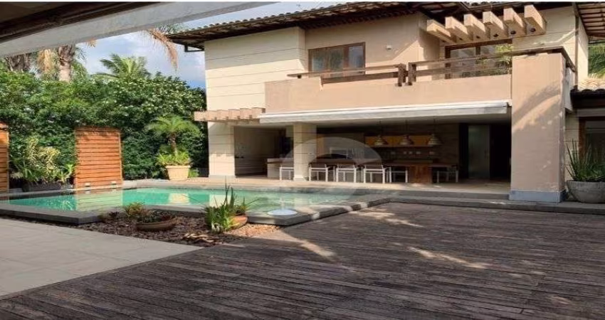 Casa de condomínio para venda tem 640 metros quadrados com 4 quartos em Itaipu - Niterói - RJ