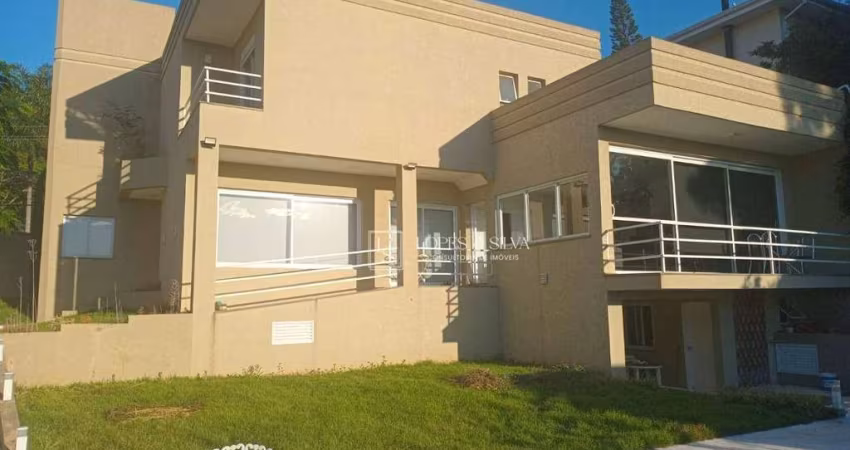 Casa com 3 Suítes disponível para locação  ou venda no Condomínio Arco Íris, Atibaia, SP.