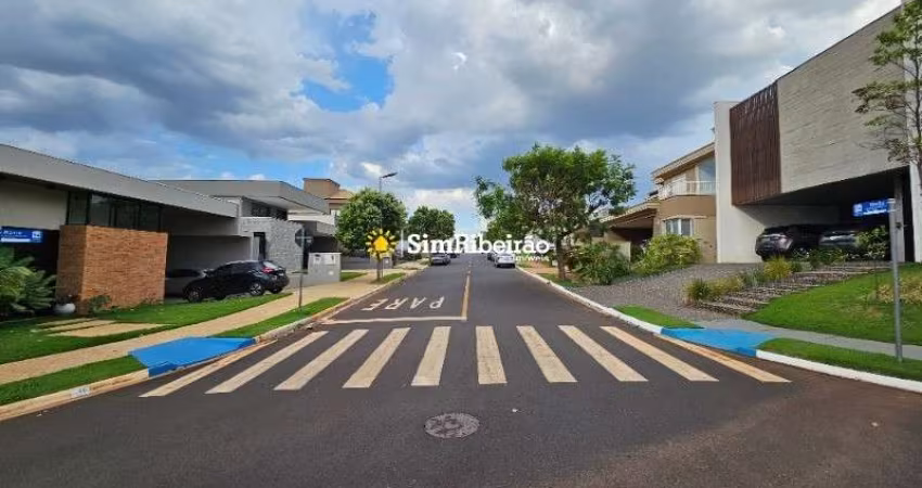 Casa a venda no condomínio Terras de Siena. Bairro Vila do Golf.