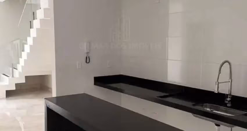 Sobrado com excelente acabamento à venda, 3 quartos 1 suíte, Praça Alto Umuarama