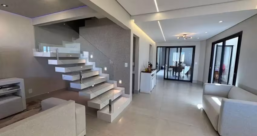 Casa em condomínio fechado com 4 quartos à venda no Morada da Colina, Uberlândia 