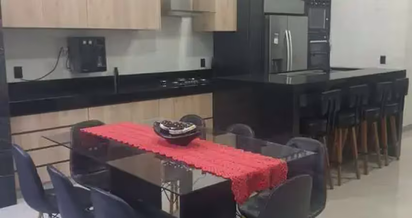 Casa com 3 quartos à venda no Jardim Holanda, Uberlândia 