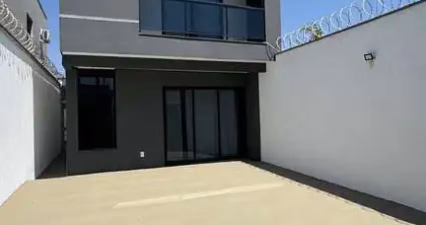 Casa com 3 quartos à venda no Novo Mundo, Uberlândia 
