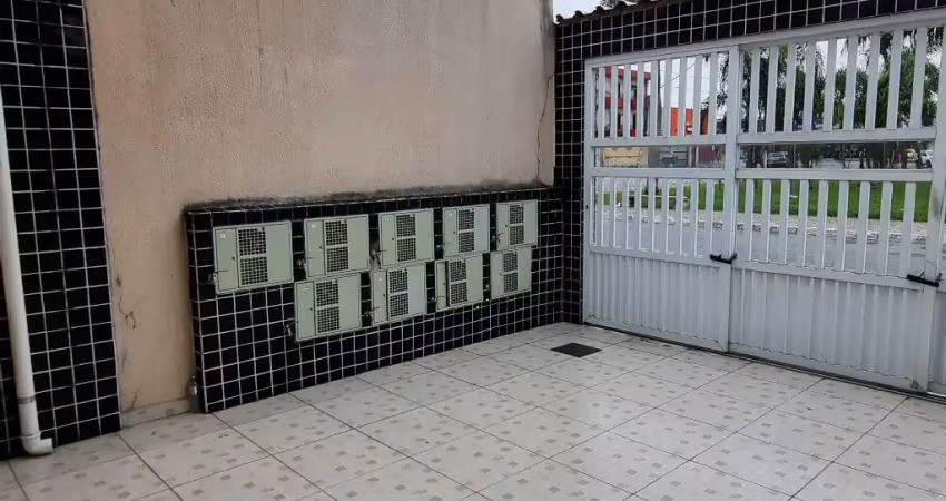 Casa á venda com  quintal privativo! excelente localização!