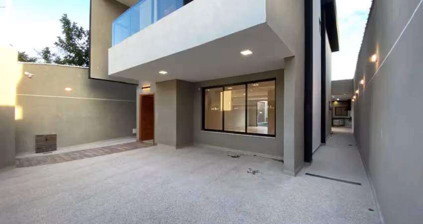 Sobrado alto padrão com suíte master! próximo á praia!