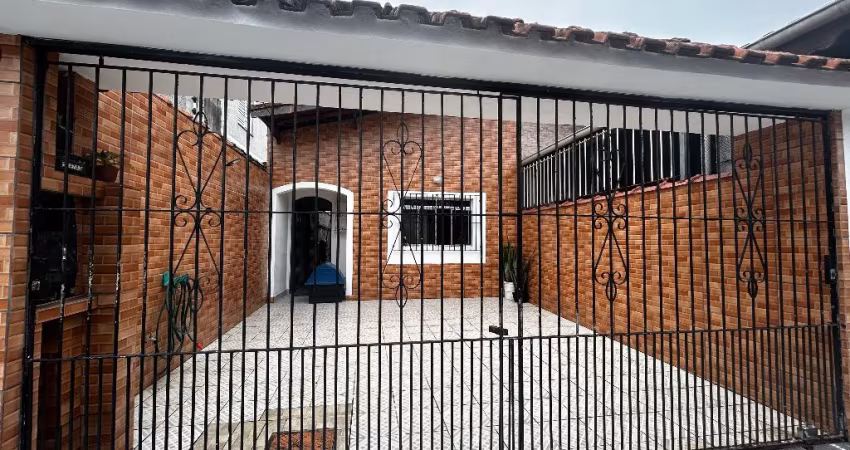 Casa Geminada a Venda em Praia Grande!Oportunidade