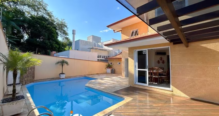 Casa com 3 dormitórios à venda, 294 m² por R$ 1.889.000,00 - Velha - Blumenau/SC