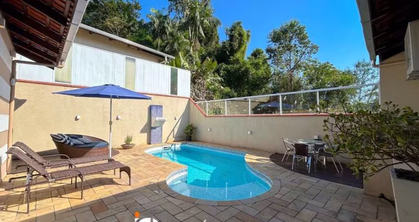 Casa com 3 dormitórios à venda, 184 m² por R$ 1.199.000,00 - Água Verde - Blumenau/SC