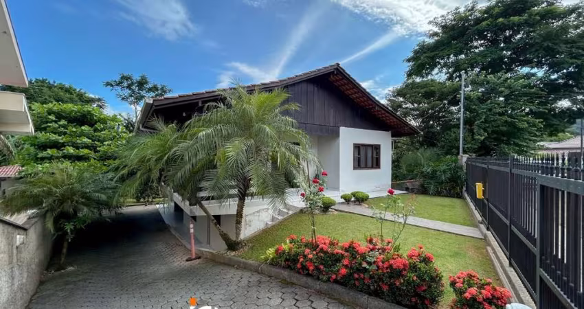 Casa com 4 dormitórios à venda, 256 m² por R$ 890.000,00 - Salto do Norte - Blumenau/SC