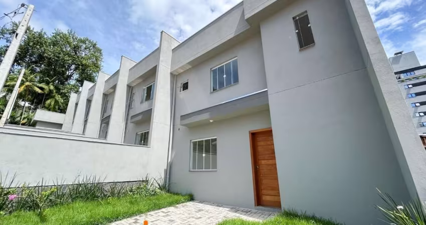 Sobrado com 3 dormitórios à venda, 94 m² por R$ 570.000,00 - Vila Nova - Blumenau/SC