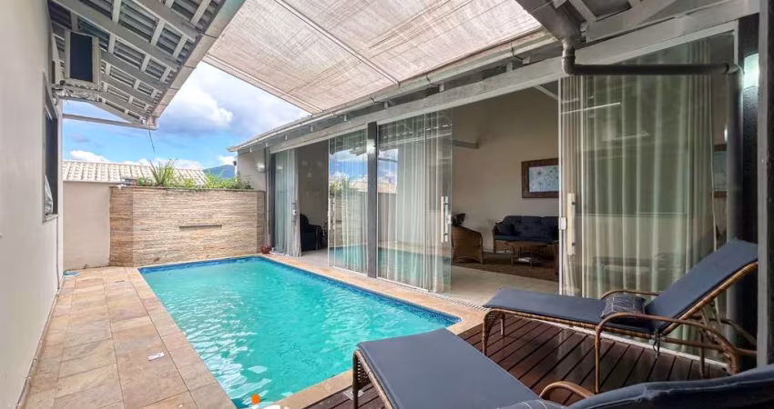Casa com 3 dormitórios sendo 1 suíte à venda, 169 m² por R$ 850.000 - Água Verde - Blumenau/SC