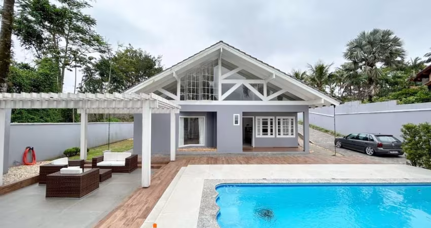Casa com 3 dormitórios à venda, 282 m² por R$ 1.650.000,00 - Escola Agrícola - Blumenau/SC