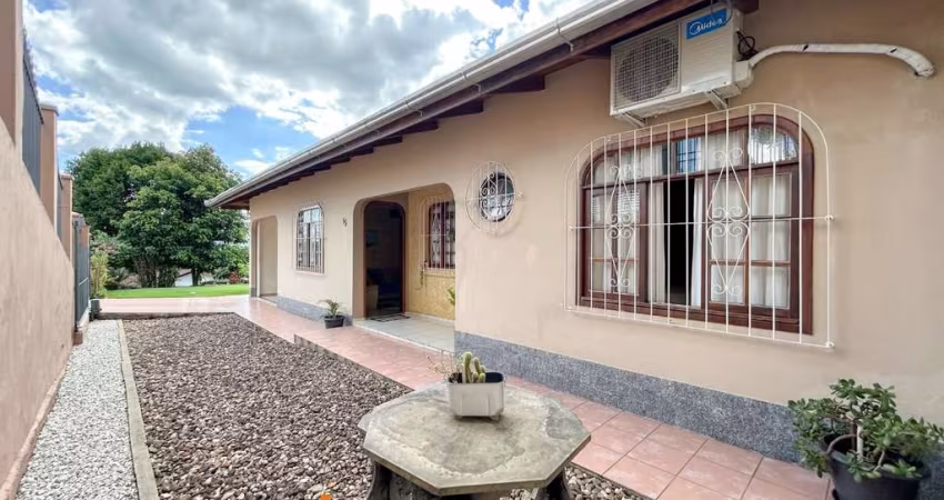 Casa com 3 dormitórios sendo 1 suíte à venda, 126 m² por R$ 690.000 - Fortaleza - Blumenau/SC
