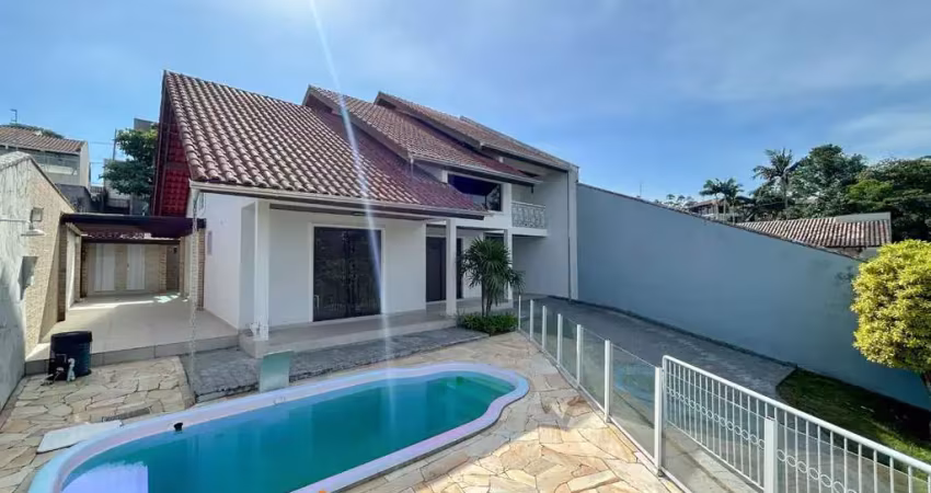 Casa com 4 dormitórios sendo 1 suíte master à venda, 250 m² por r$ 999.000 - nova esperança - blumenau/sc