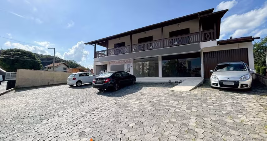 Casa com 3 dormitórios à venda, 352 m² por R$ 930.000,00 - Fortaleza - Blumenau/SC