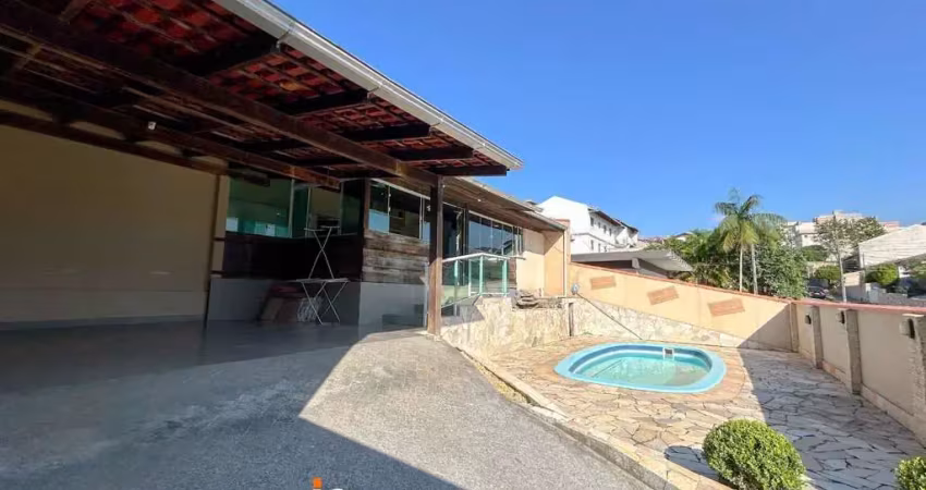 Casa com 4 dormitórios à venda, 222 m² por r$ 749.900,00 - velha central - blumenau/sc