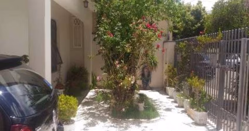 Imperdível casa à venda na Vila Suíça, Indaiatuba-SP: 3 quartos, 1 suíte, 1 sala, 3 banheiros, 2 vagas de garagem e 220m²!
