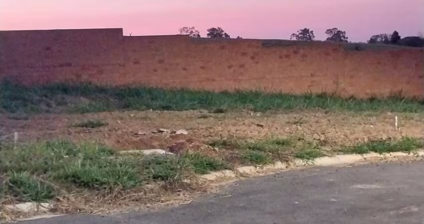 Terreno em condomínio com ótima topografia em Indaiatuba