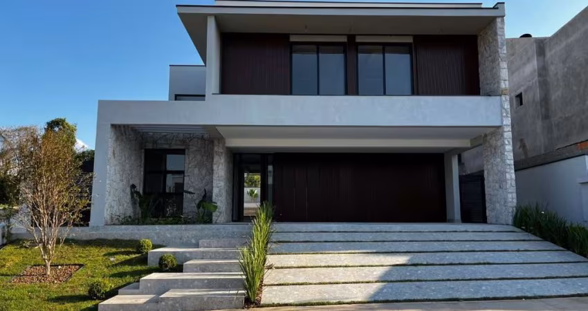 Casa em Condomínio de Luxo na Villa dos Pinheiros, Indaiatuba-SP: 3 Quartos, 3 Suítes e 387,54m² de Área. Venha Conferir!