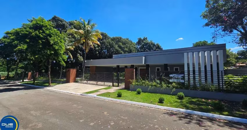 Chácara de luxo no Vale das Laranjeiras em Indaiatuba-SP: 4 quartos, 4 suítes, 2 salas, 6 banheiros, 14 vagas de garagem e 550,00 m² de área. Aproveite!