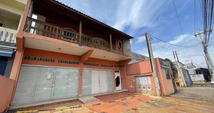 Salão Comercial à Venda em Avenida de Alto Crescimento, Próximo ao Colégio Red House e Villa dos Pinheiros