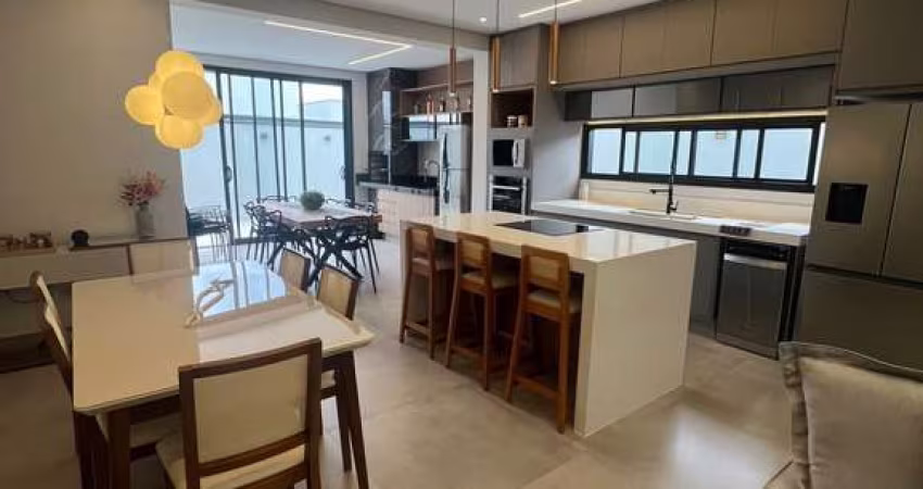 Sobrado no Condomínio Jardins do Império: 3 suítes, área gourmet, 147,08m² e planejados. Aproveite!