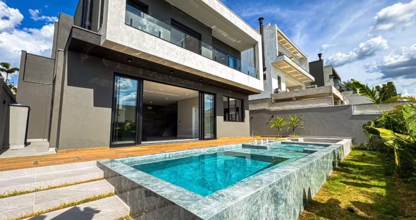 Casa Assobradada à Venda no Jardim Vila Paradiso ? Indaiatuba/SP | 3 Suítes, Piscina e Acabamento de Alto Padrão