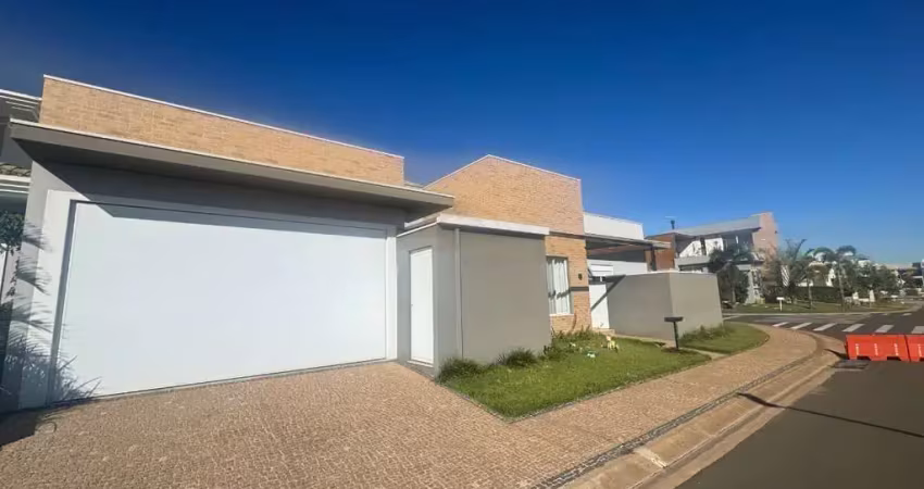 Casa de luxo em condomínio - 4 quartos, 2 suítes, 178m², Indaiatuba-SP, Jardim Residencial Dona Lucilla. Venha conferir!