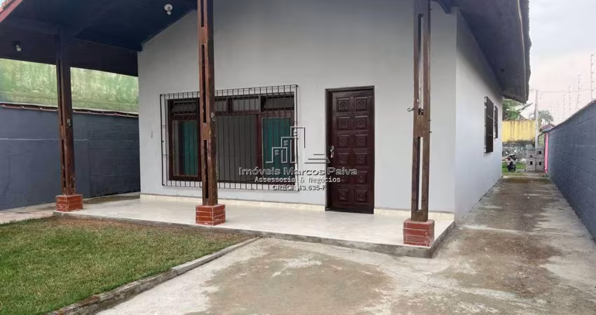 Casa de lote inteiro, em Itanhaém, 300m do mar!