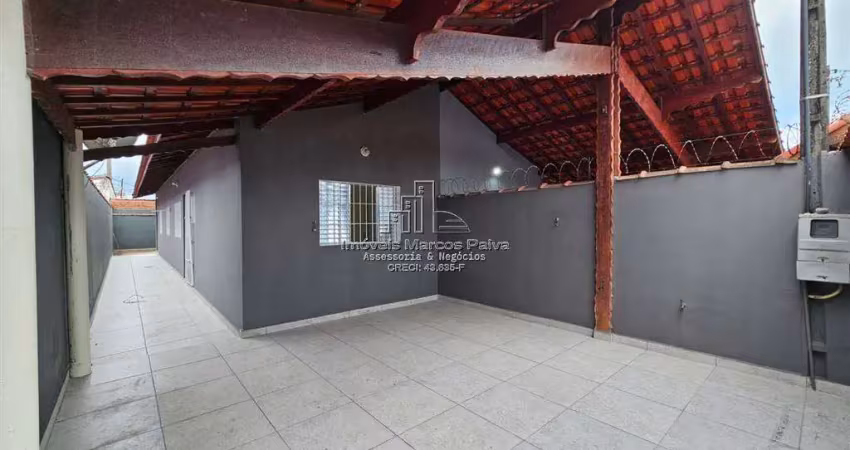 Casa com 2 dormitórios, no bairro Jussara em Mongaguá.