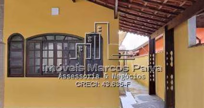Casa com 2 dormitórios, ótima localização.