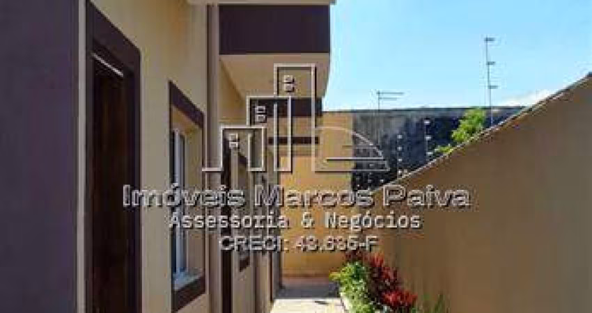 Sobrado em condominio em mongaguá...