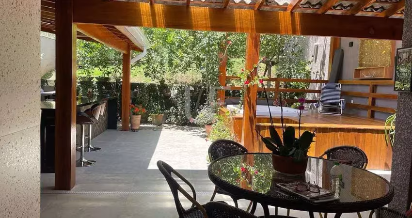 Uma linda casa em condominio, caixa d´água, vinhedo, sp
