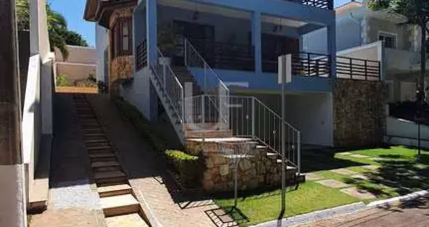 Esta bela casa de 5 quartos, sendo 1 suíte, está localizada no condomínio villaggio capríccio, em l
