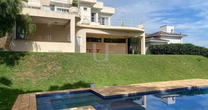 Apresentada com excelência, esta magnífica casa situada no condomínio residencial jardim primavera,