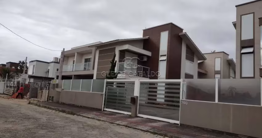 Casa com 4 quartos à venda na Rua Saul Silveira Penha, 760, Carianos, Florianópolis