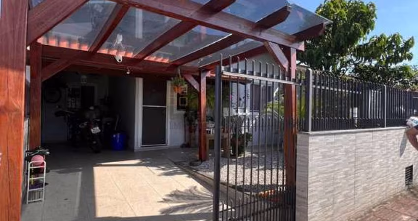 Casa à venda no bairro Forquilhas em São José/SC