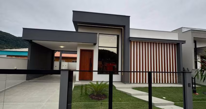 Casa à venda no bairro Forquilhas em São José/SC